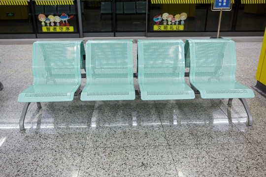 地铁休息椅