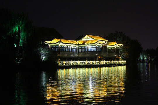 台儿庄古城夜景