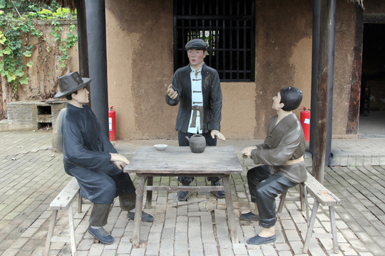 铁道游击队队员雕塑