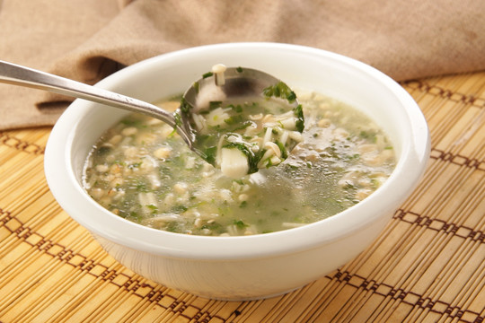 芹菜菌菇汤