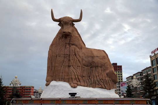 藏牦牛雕塑