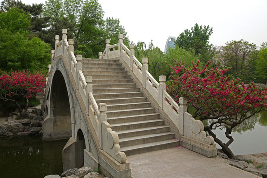 北京团结湖公园接秀桥