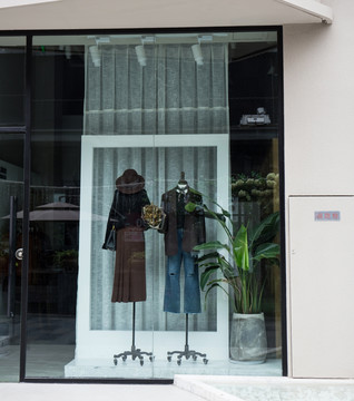服装专卖店 专卖店橱窗