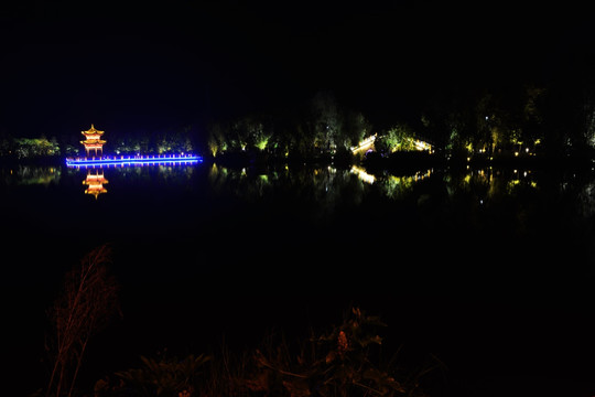 夜景 公园 灯光 美丽小镇