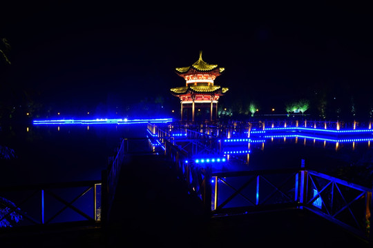 夜景 公园 灯光 美丽小镇