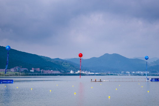 滇池