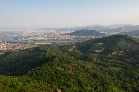 高山河流