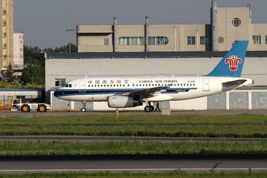 飞机 机场 中国南方航空公司