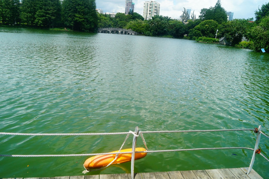 湖泊池塘风光