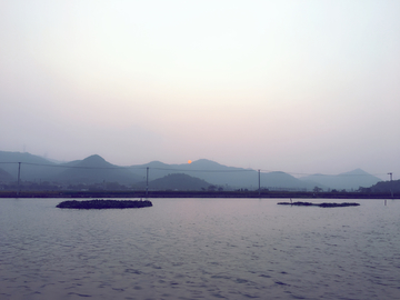 湖景夕阳
