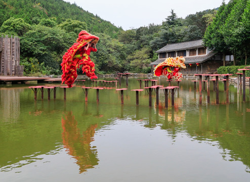 水上舞狮