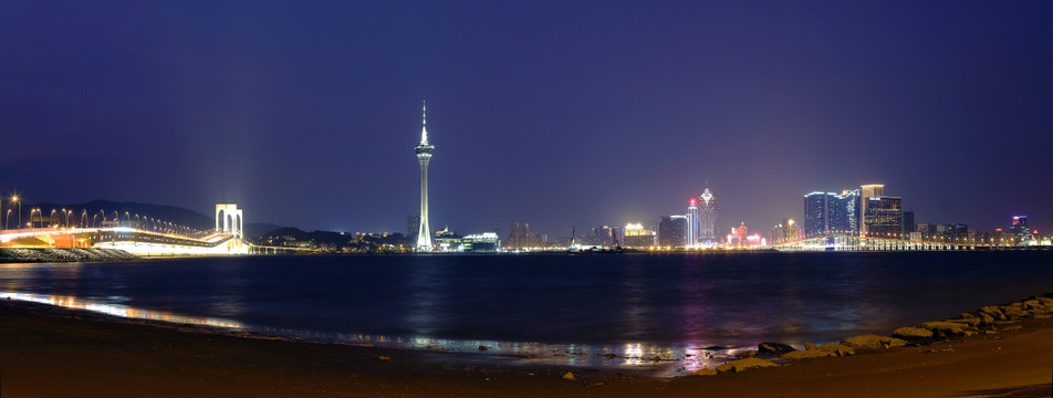 澳门滨海天际线夜景全景图