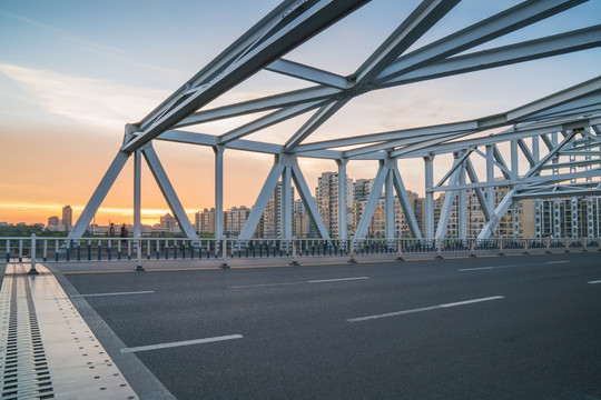 中国常州新龙大桥及城市景观