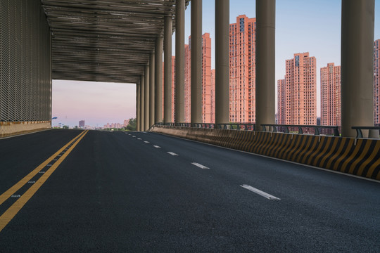 中国城市高架桥及公路就是