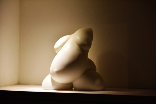 女人 朣体 抽象 雕件 雕像