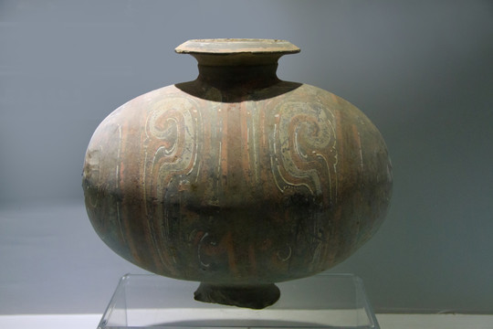 蚕形陶壶 汉代