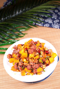 油炸馒头炒牛肉