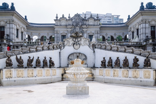 西洋建筑接及雕像