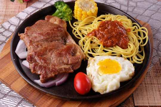 黑椒牛排