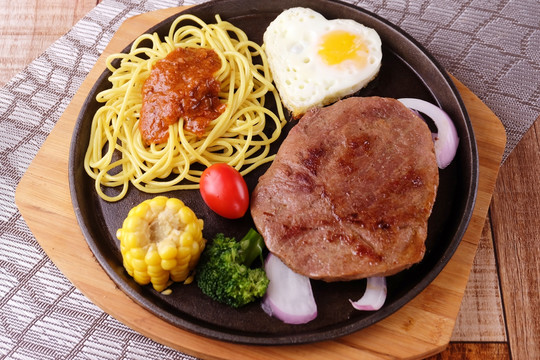 黑椒牛排