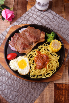 黑椒牛排