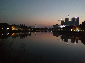湖畔夜色黄昏