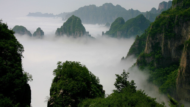 山间云海