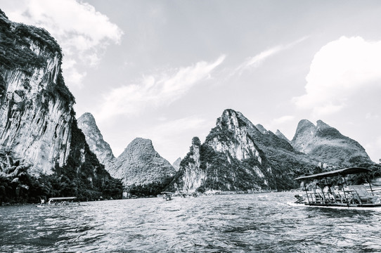 黑白桂林山水