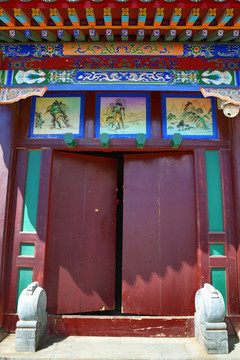 古代中式传统红漆大门