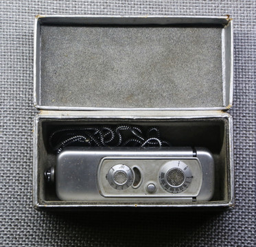 老式MINOX牌微型胶片照相机