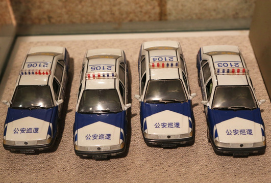 公安安巡逻车模型