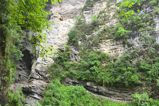 武隆地缝 陡峭阶梯 观光栈道