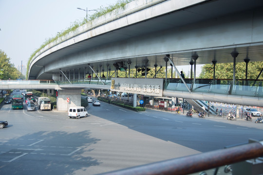 杭州东新天桥