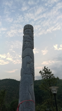 石雕刻柱子