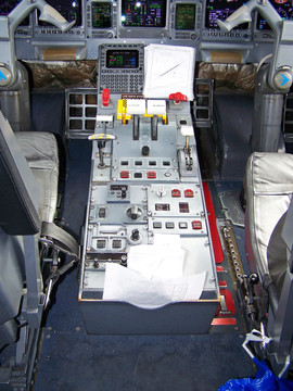 飞机驾驶舱 EMB145