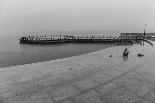 金鸡湖雨景