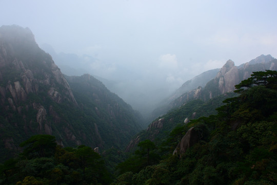 三清山风光摄影 雾中的三清山
