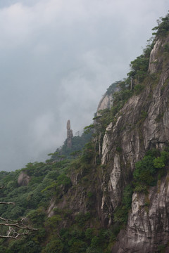 雾中的三清山 水墨山水画