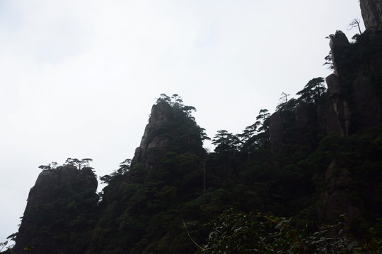 雾中的三清山 水墨山水画