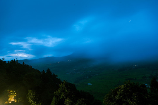 晨曦 大山的早晨