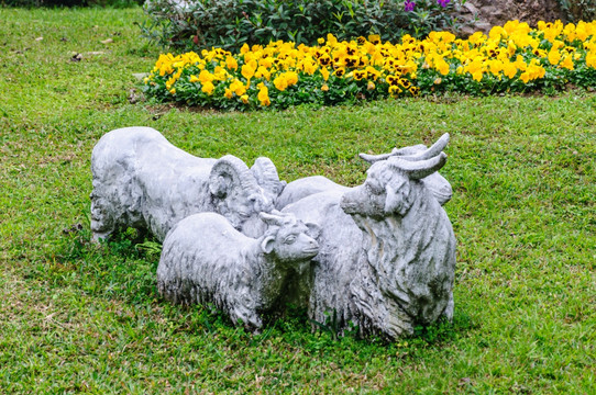 山羊雕像