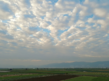 云 天空 田野