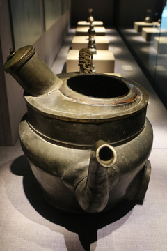 清代代茶炉式铜边碳烧执锡壶