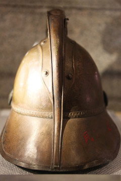 民国时期消防士兵头盔
