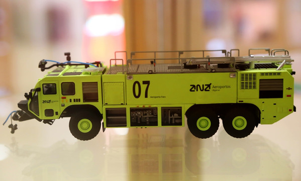 现代代绿色重型消防车模型