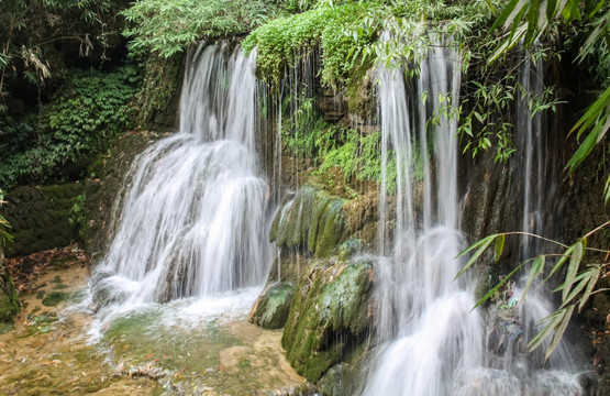 山涧的溪流