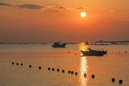 海上日出朝霞