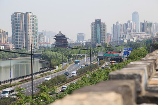 虎踞路秦淮河风光