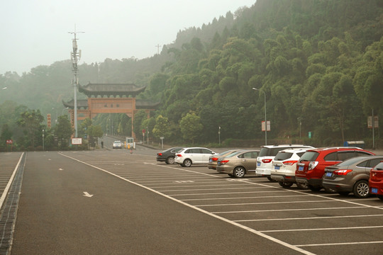 合川钓鱼城游客中心 停车场