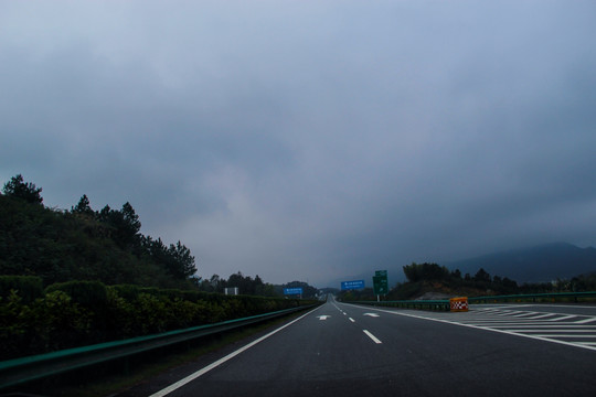 皖南山区高速路副本